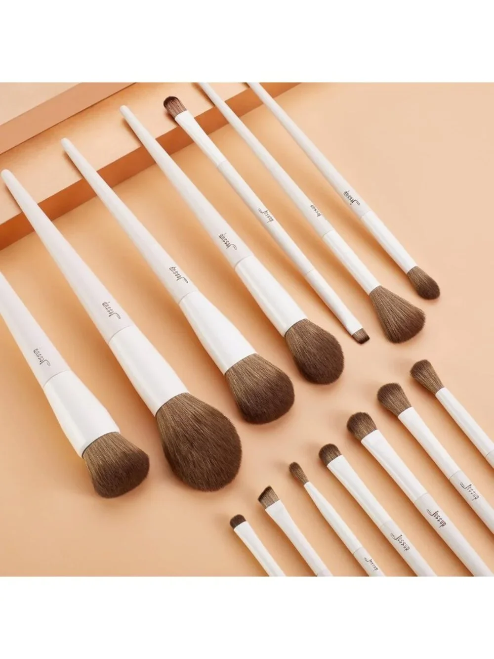 14-Piece Premium Synthetic Makeup Brush Set for Foundation, Contour, Blush